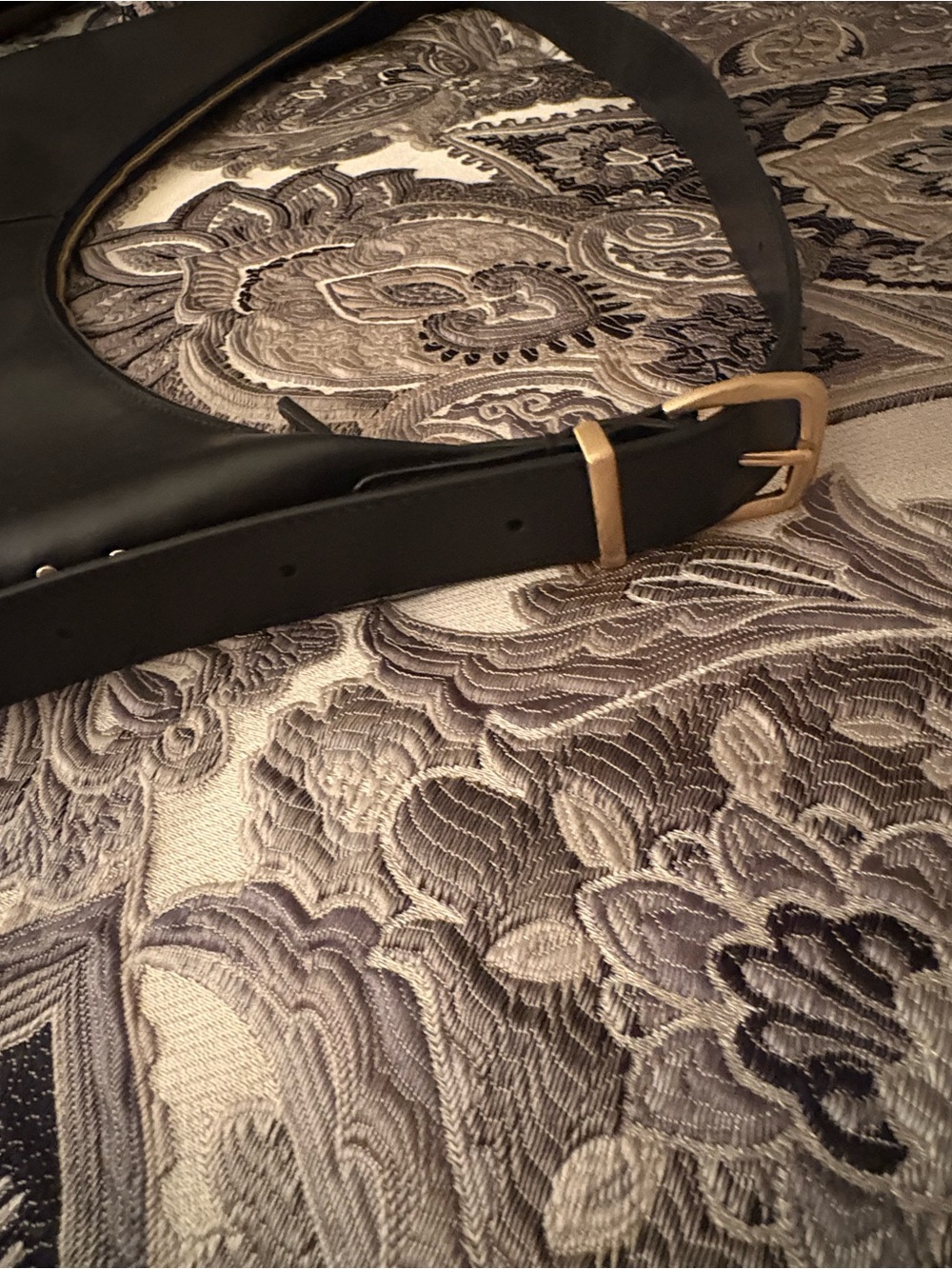 NWOT Madewell Curve Black Leather Studded Hobo Shoulder Bag with Gold Hardware - Picture 6 of 8